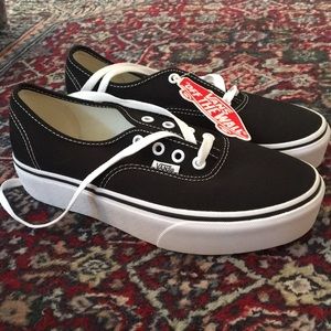 Classics Black Platform Vans